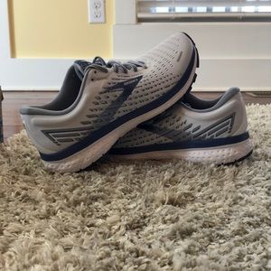 New in box - Men’s Brooks Ghost 13 Running Shoes